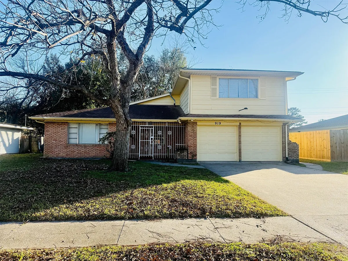 Building Photo - 919 Saddle Rock Dr
