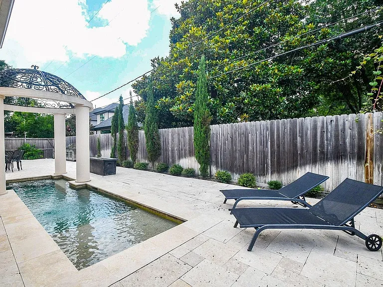 422 Mignon Ln — Photo 38