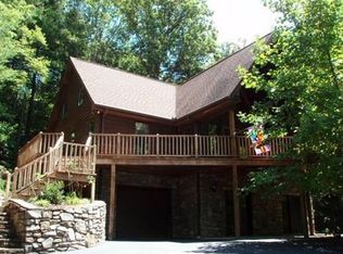 127 Woodburn Dr, Swannanoa, NC 28778