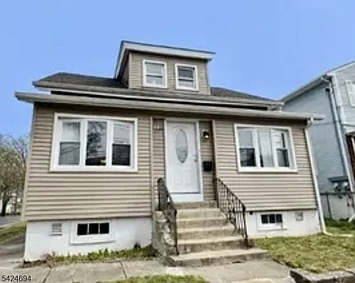 1411 Hussa St Photo 1