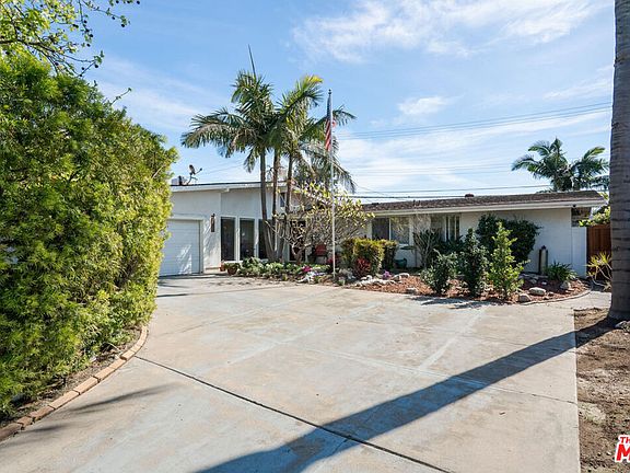 2nd image of 11332 Loch Lomond Rd