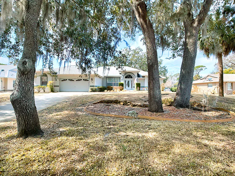 240 N Country Club Dr — Photo 4