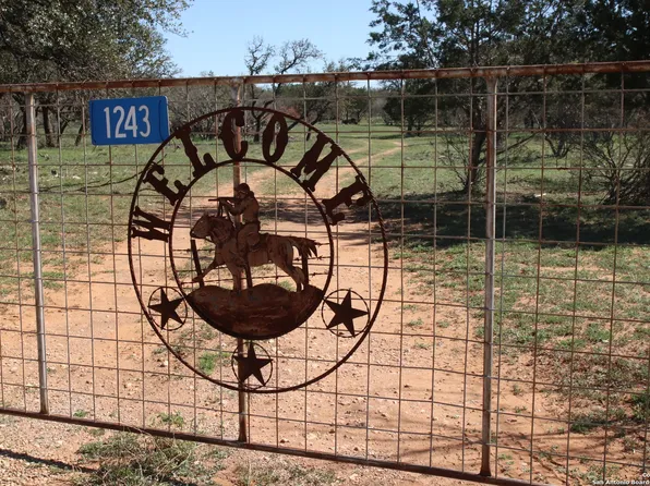 1243 KC 315 LOT 11 AC, Junction, TX 76849