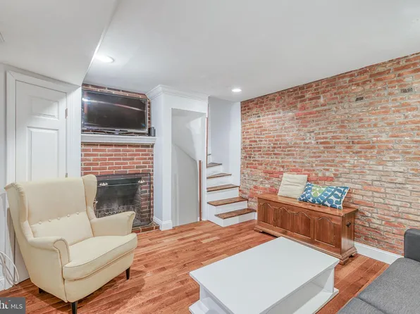 813 Kater St #B, Philadelphia, PA 19147