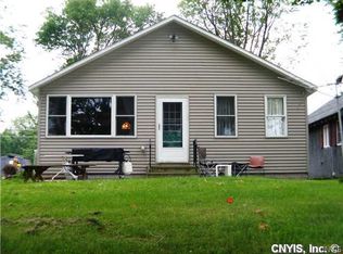 769 Nichols Point Rd, Bridgeport, NY 13030