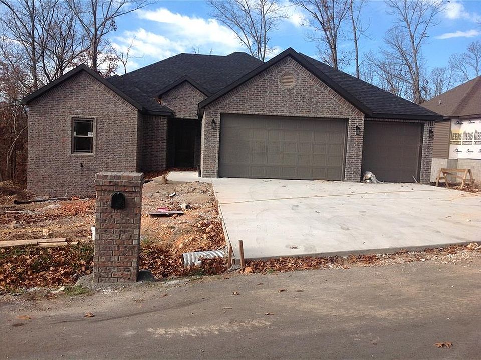 1st image of 18 Ravenglass Ln