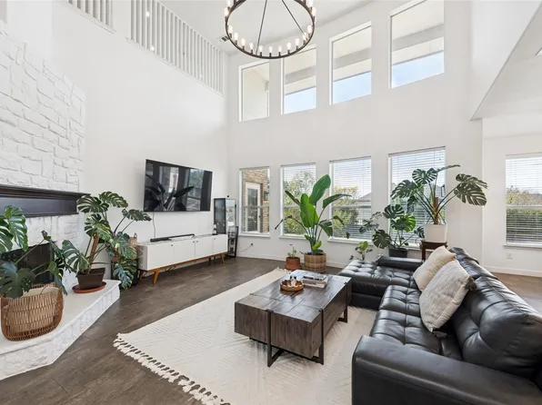 10249 Candlewyck St, Fort Worth, TX 76244