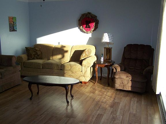 3rd image of 153 Outer Dr