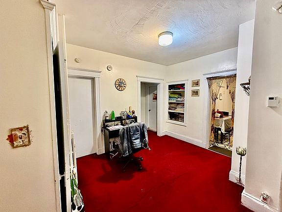 5th image of 32 Clarkwood St