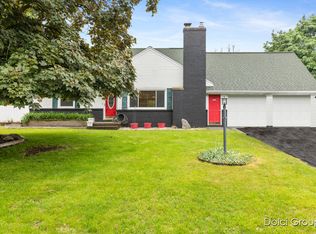 7721 Lilac Dr, Jenison, MI 49428