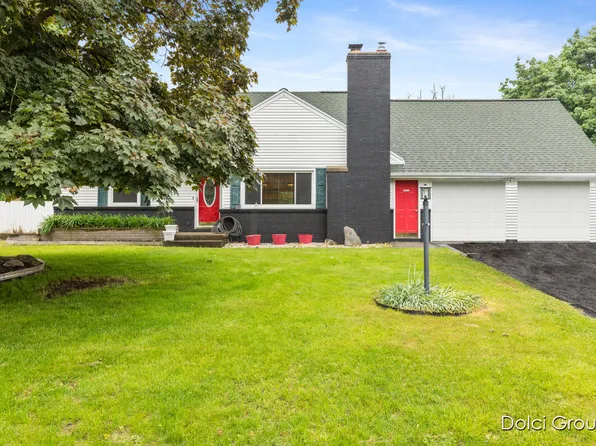 7721 Lilac Dr, Jenison, MI 49428