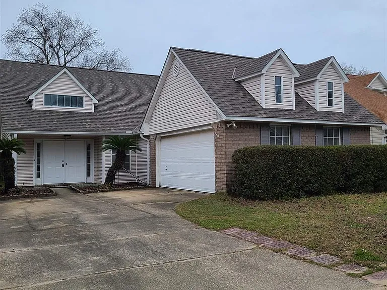 112 Mirabelle Cir — Photo 1