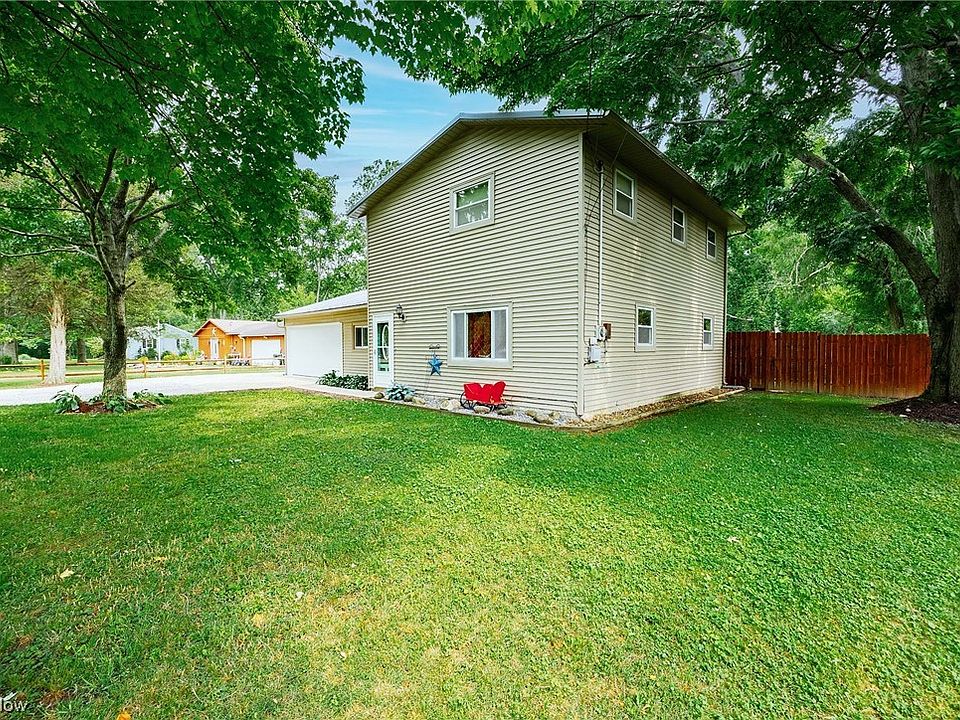 1st image of 41559 Edgehill Dr