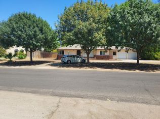 1041 S Park Circle Dr, Fresno, CA 93727