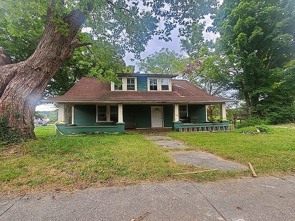 2nd image of 1106 E 1st North St