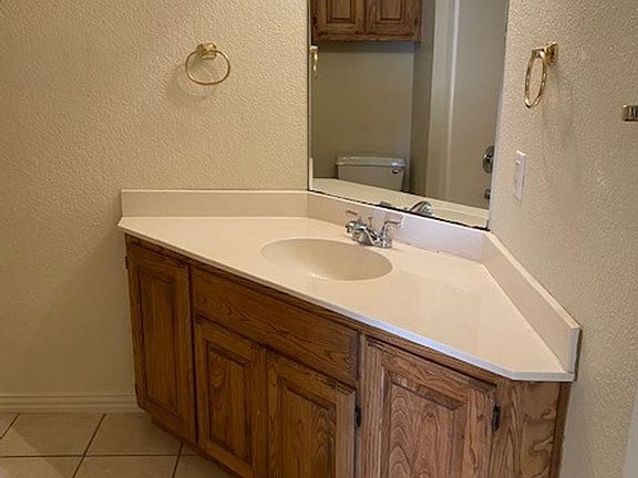4th image of 3821 Waterford Way