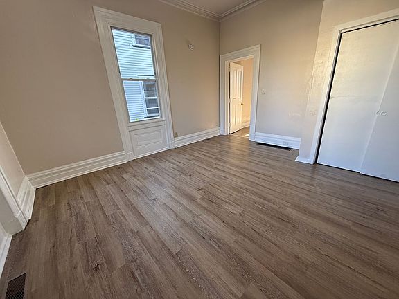 5th image of 86-88 W Commerce St #86