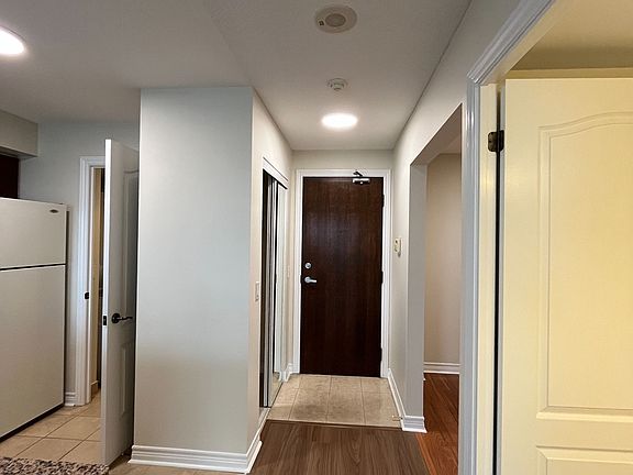 2nd image of 15 N Park Rd #503