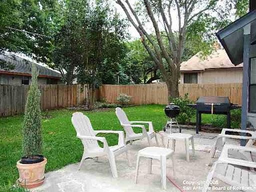 2nd image of 13934 LAUREL HOLLOW