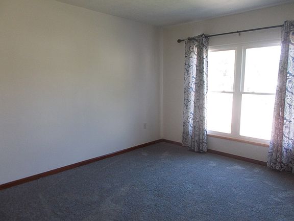 3rd image of 1058 Bermuda Cir
