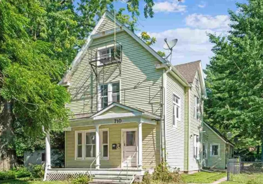 4 bed, 1400 sqft, $1,400 — Photo 1