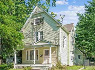 710 1/2 Kirkwood Ave, Iowa City, IA 52240