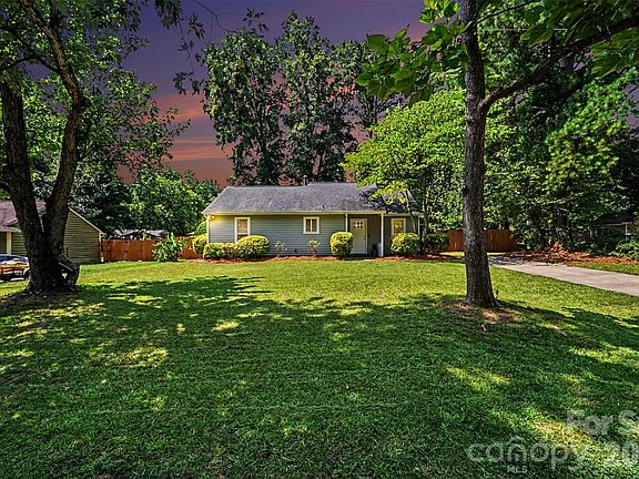 3rd image of 6008 Trysting Rd