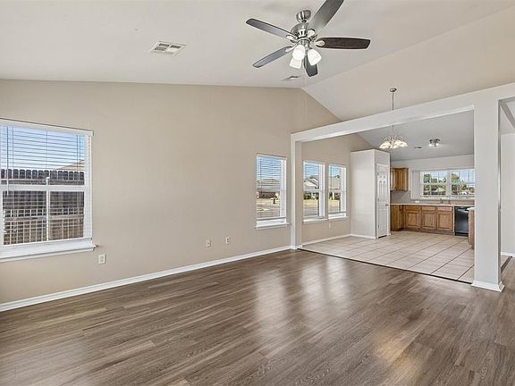 4th image of 10644 NW 34th Ter