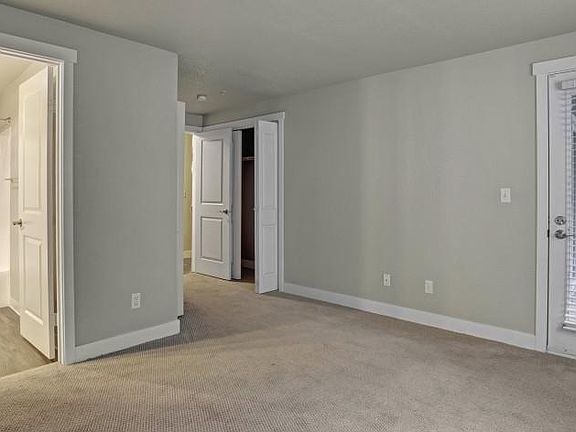 4th image of 5417 Lakemont Blvd SE