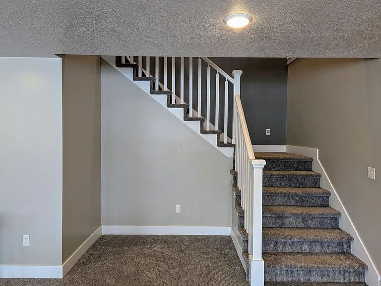380 E Keetly Station Cir — Photo 38