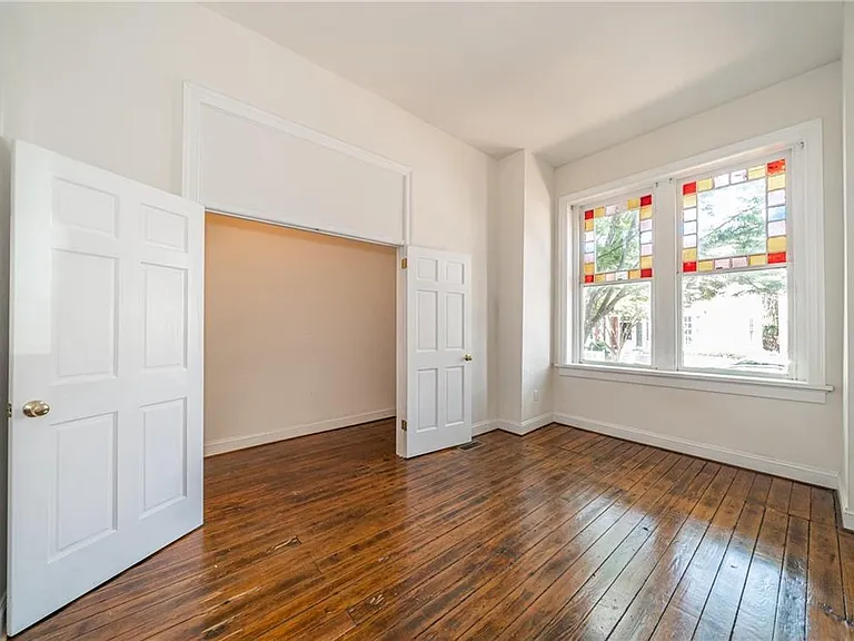 129 W Clay St — Photo 6