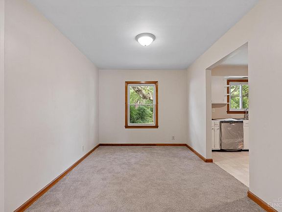 4th image of 354 Darbyshire Dr