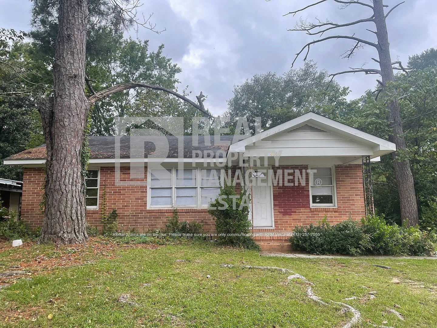 3 bed, 1.0 bath, 988 sqft, $950 — Photo 1