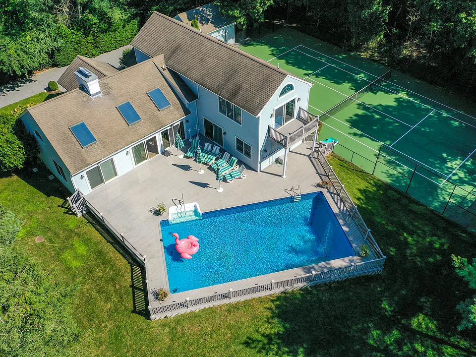7 Plume Grass Way