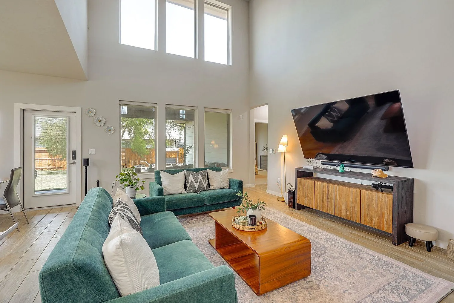 4 bed, 3.0 bath, 2454 sqft, $5,578 — Photo 2