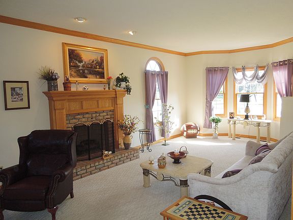 2nd image of 654 Woodhaven Dr