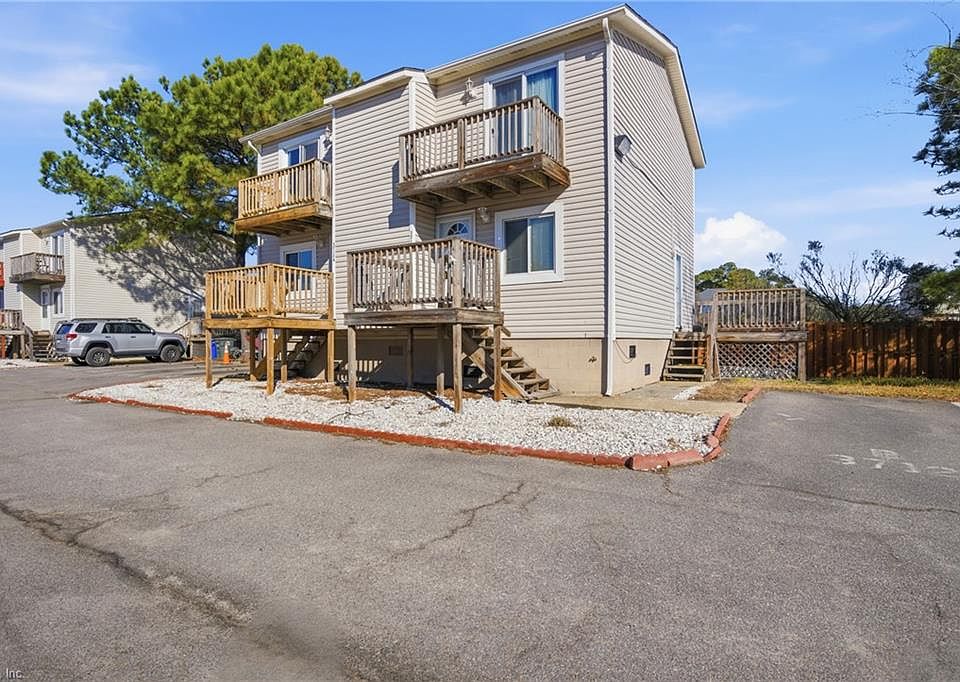 1st image of 3712 Pretty Lake Ave #4B
