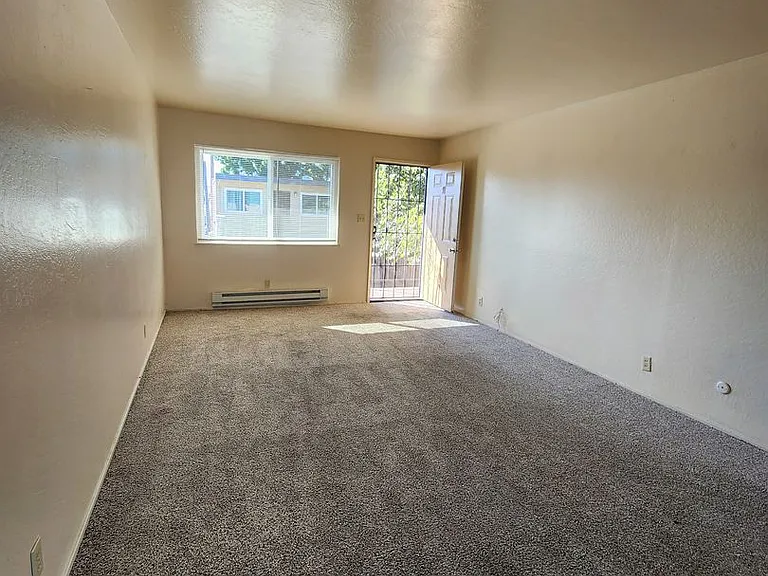350 - 2905 Old Almaden Rd — Photo 3