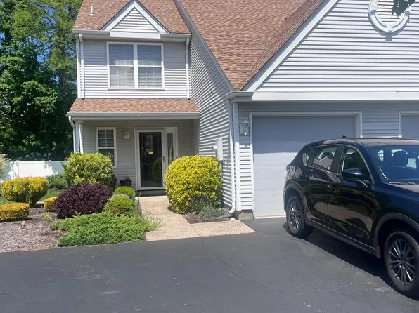 226 Birch Hollow Dr, Bordentown, NJ 08505