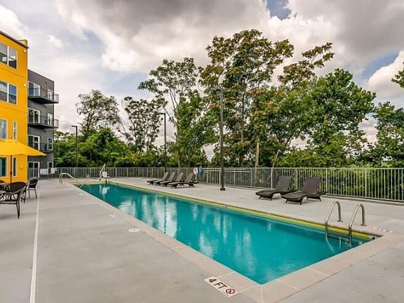 3rd image of 400 Herron Dr #209