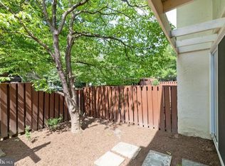 2316 Southgate Sq, Reston, VA 20191