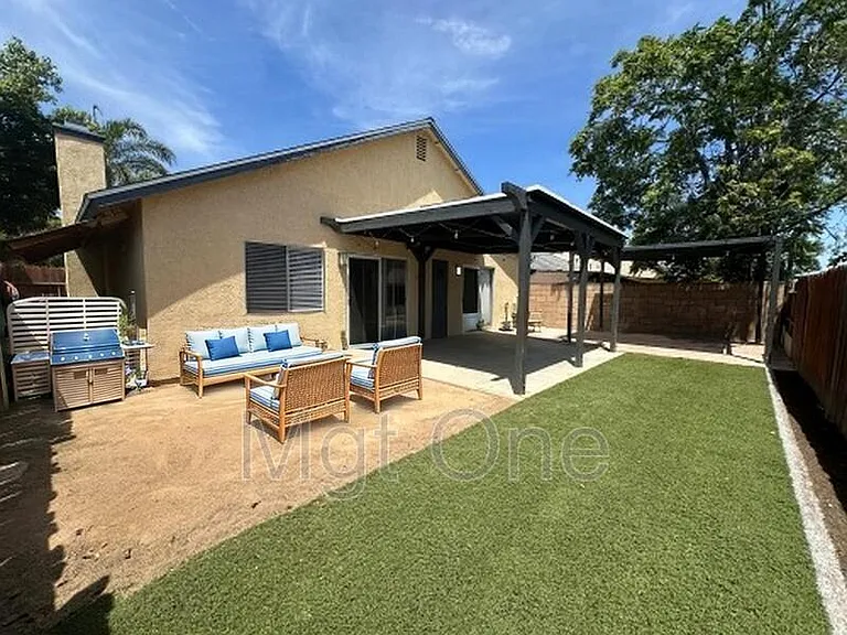 543 Prairie Way — Photo 16