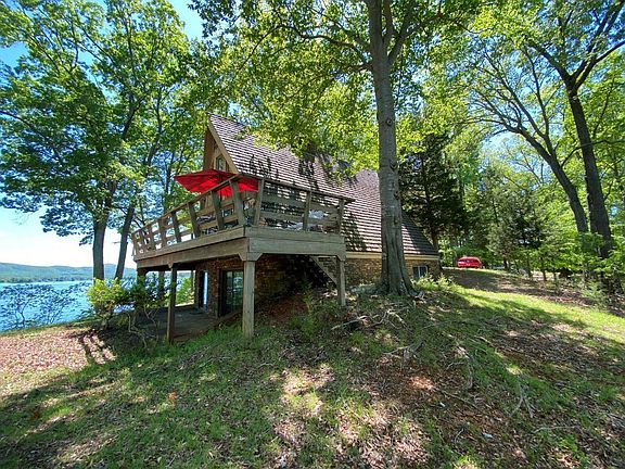 2nd image of 300 Rocky Shore Ln