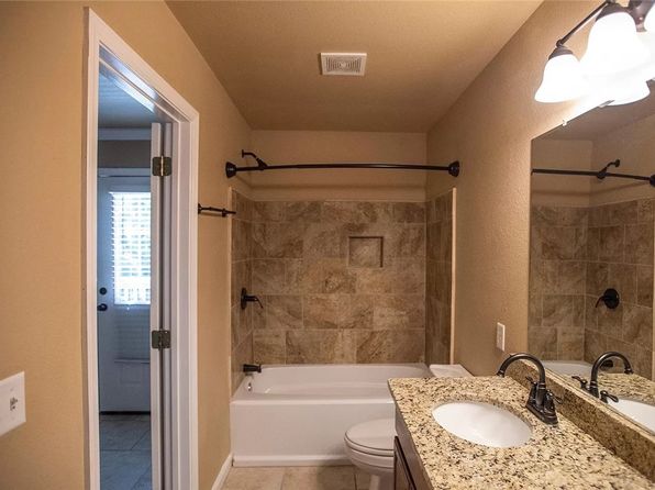 fayetteville-arkansas-444953365 picture