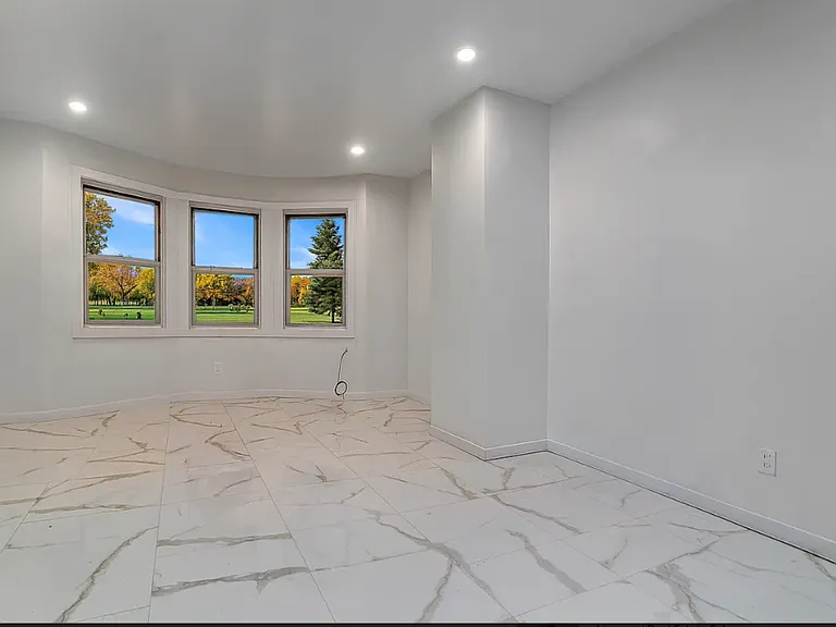 623 Union Ave #1F — Photo 4
