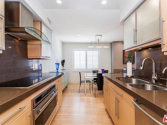 3rd image of 1221 N Kings Rd APT 307