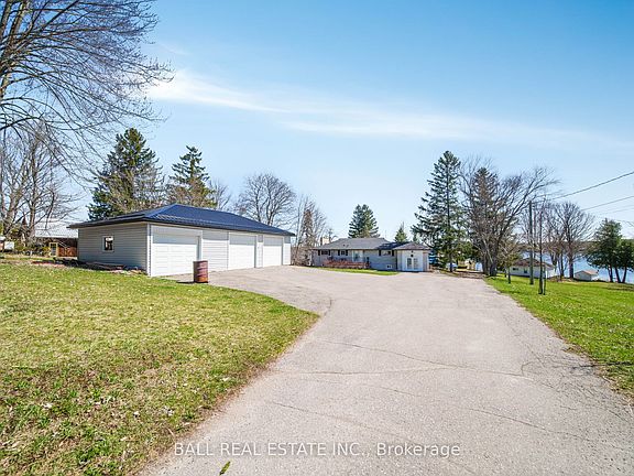 5th image of 1749 Youngs Point Rd