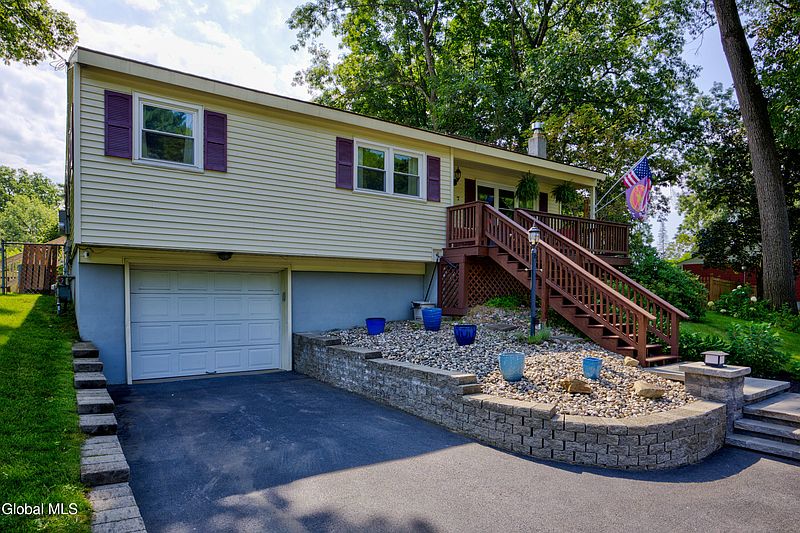 2nd image of 7 Gick Road
