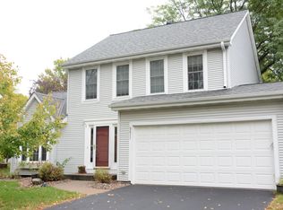 8811 Hawthorne Dr, Eden Prairie, MN 55347