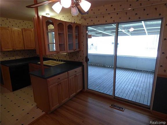 5th image of 23424 Barfield St